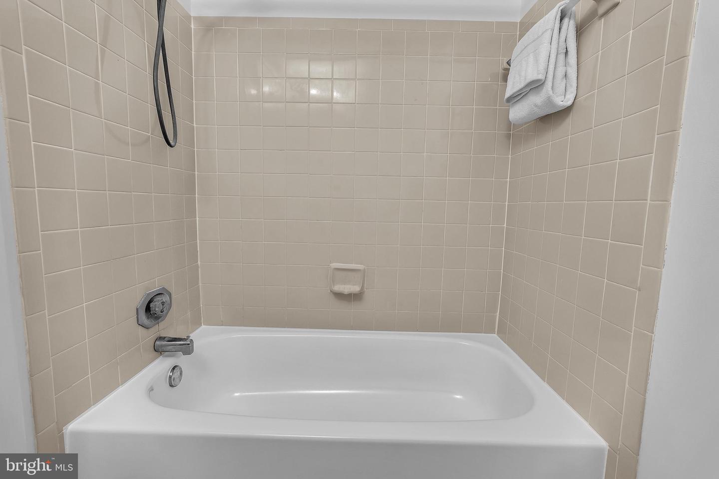 2938 Schoolhouse Cir