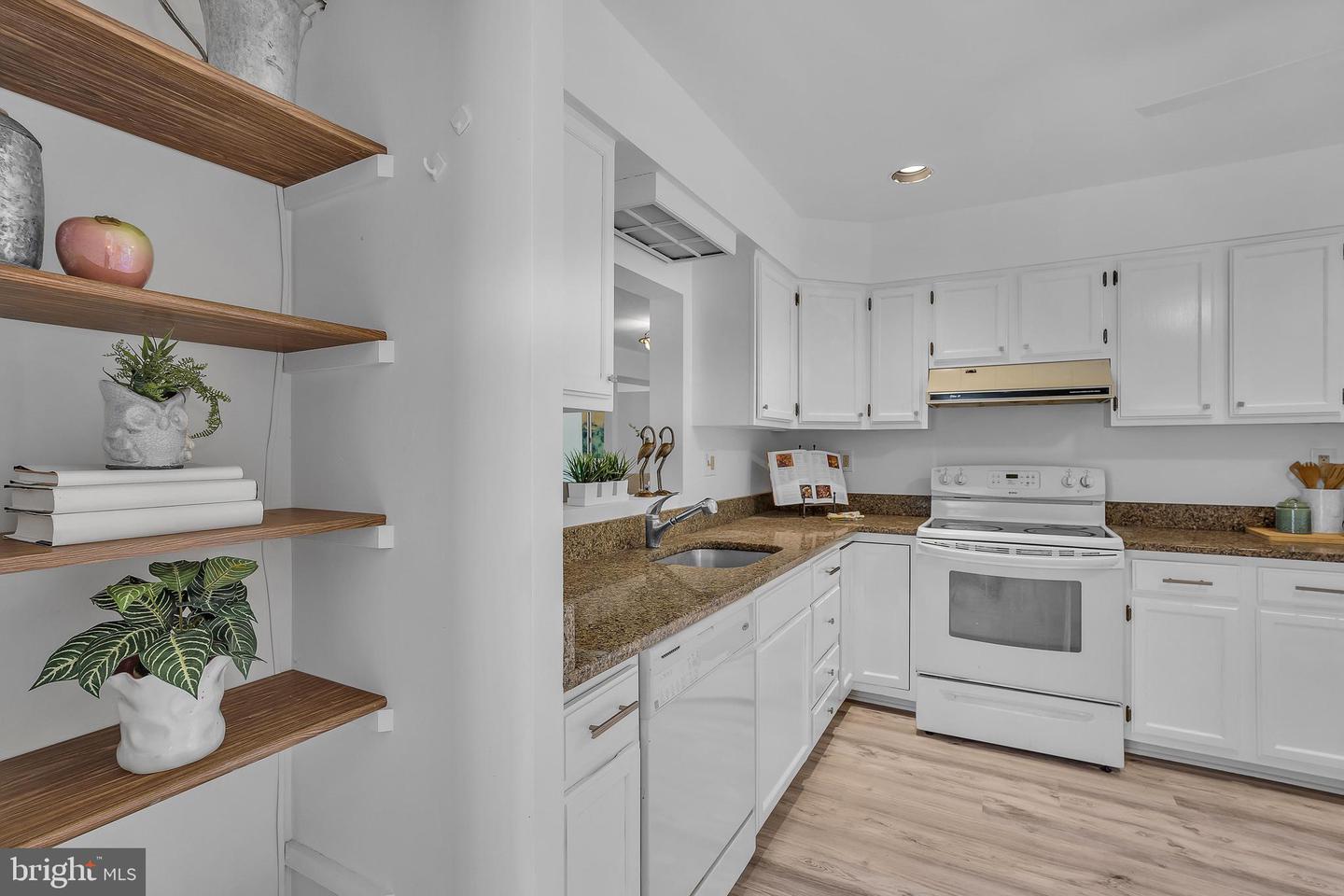 2938 Schoolhouse Cir