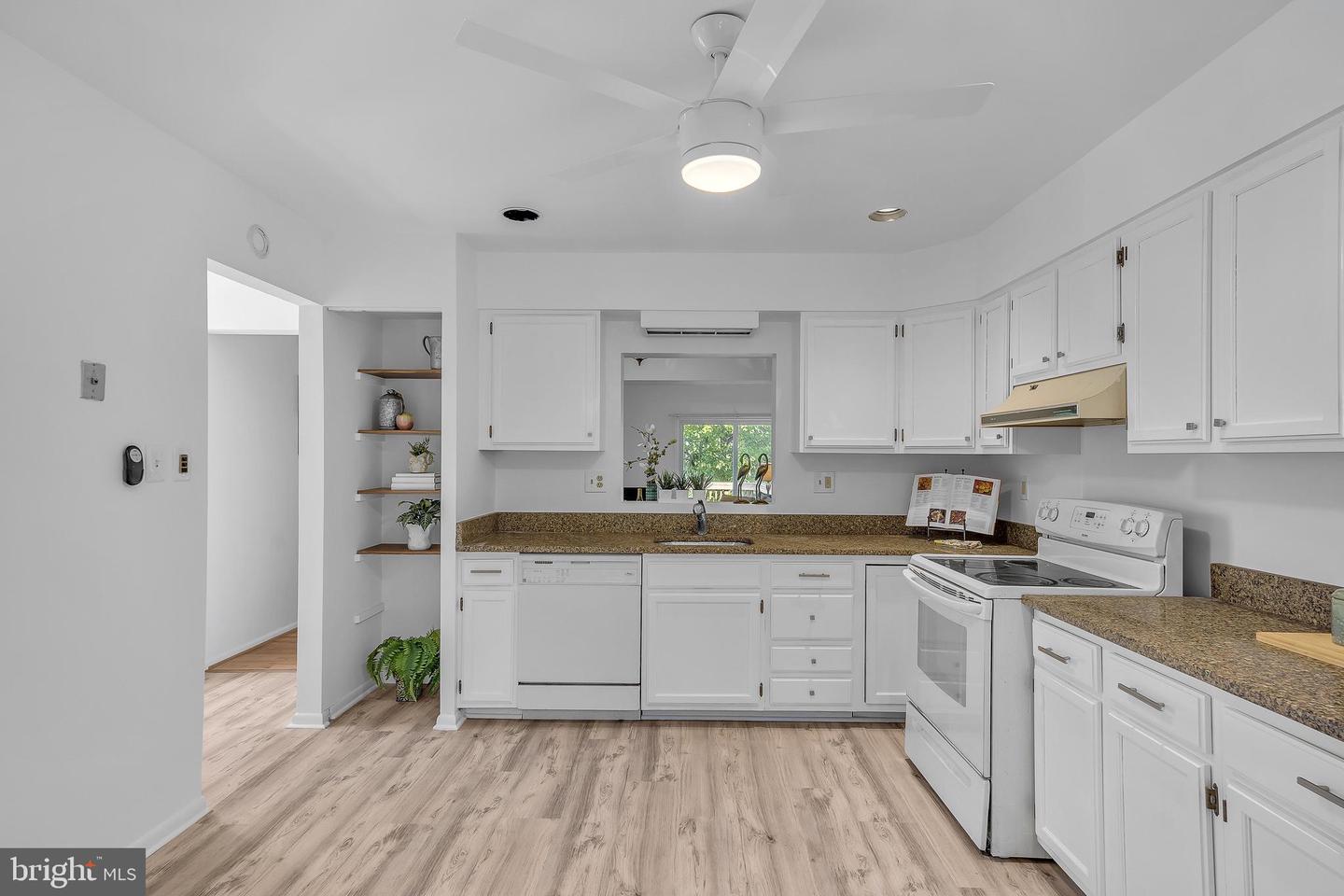 2938 Schoolhouse Cir