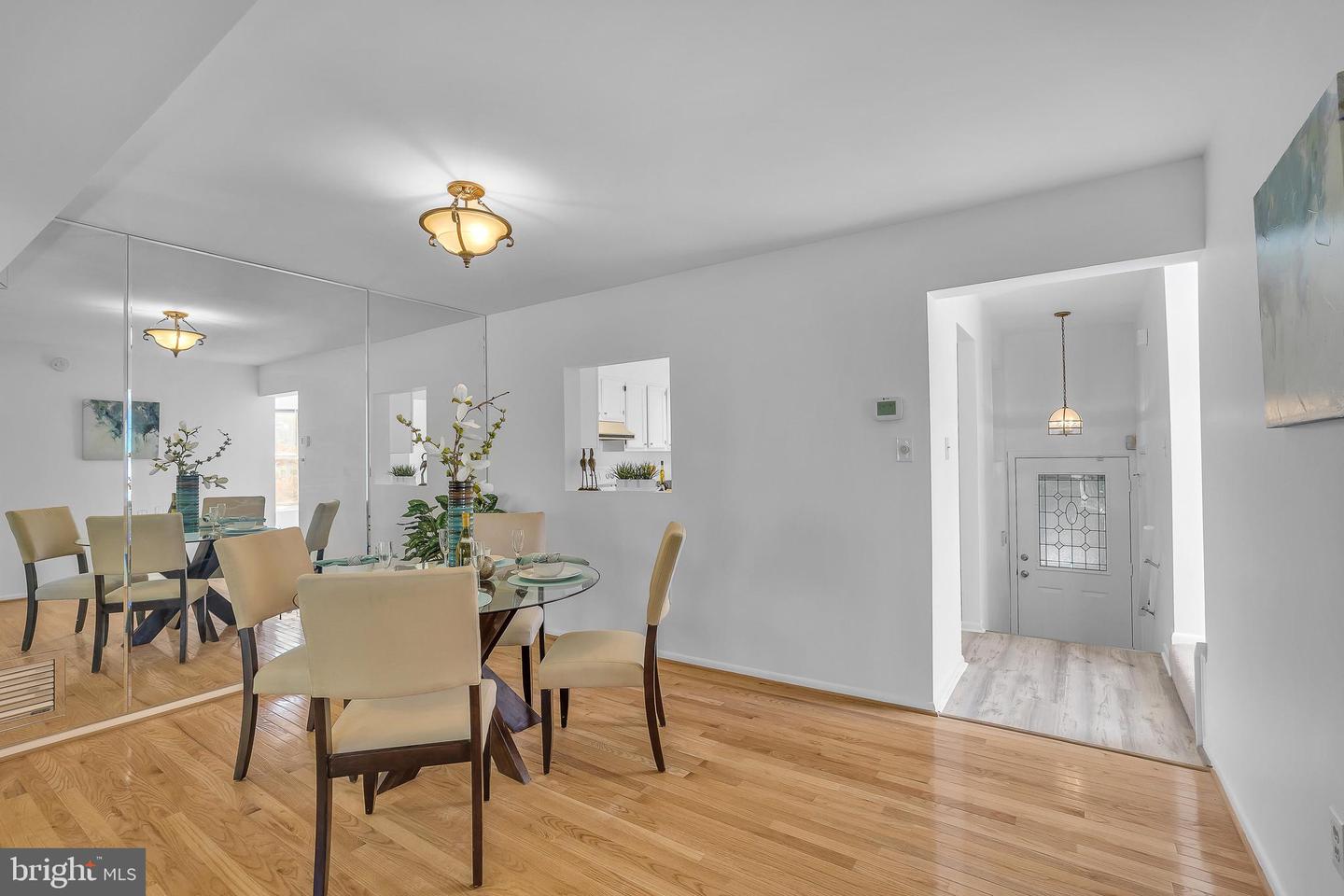 2938 Schoolhouse Cir