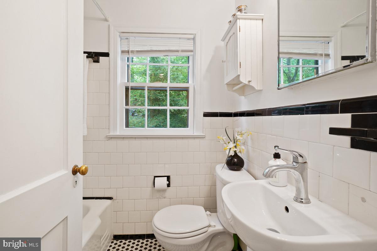 106 Philadelphia Ave