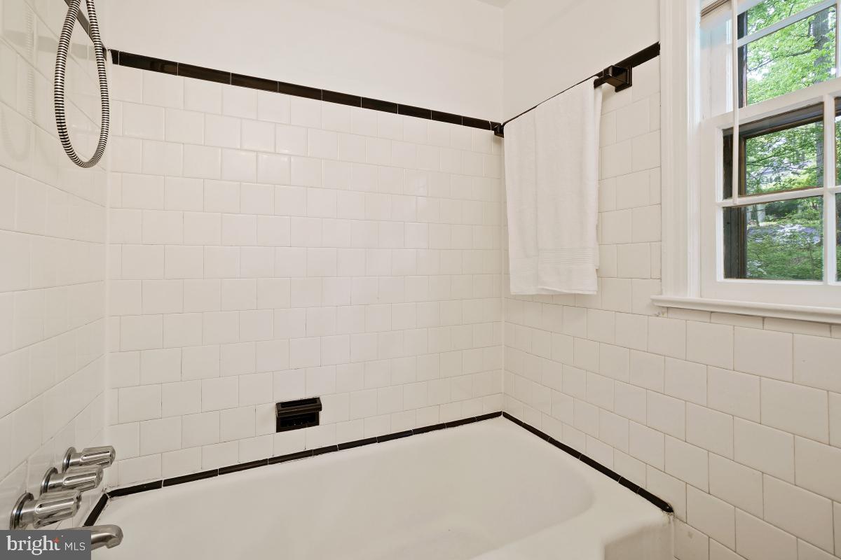 106 Philadelphia Ave