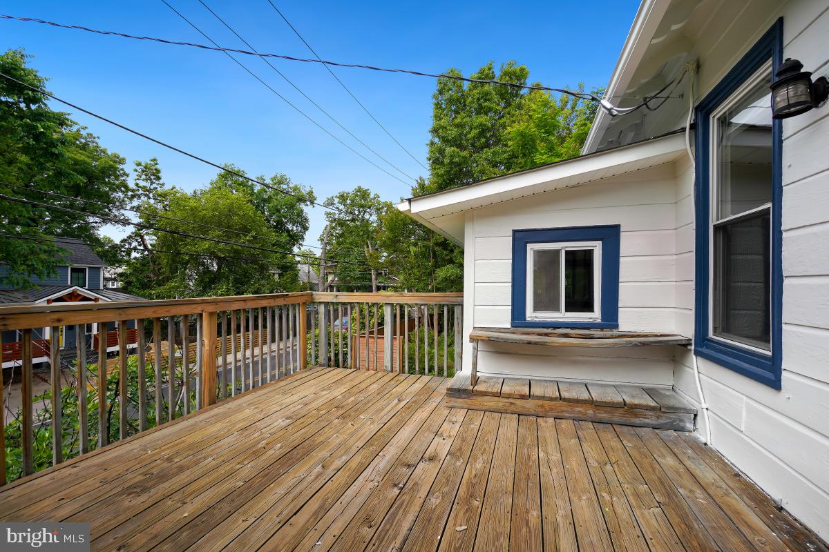 225 Manor Cir