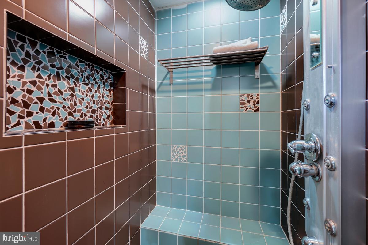 6710 Westmoreland Ave