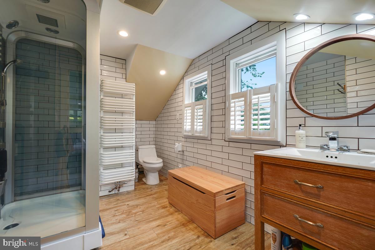 6710 Westmoreland Ave