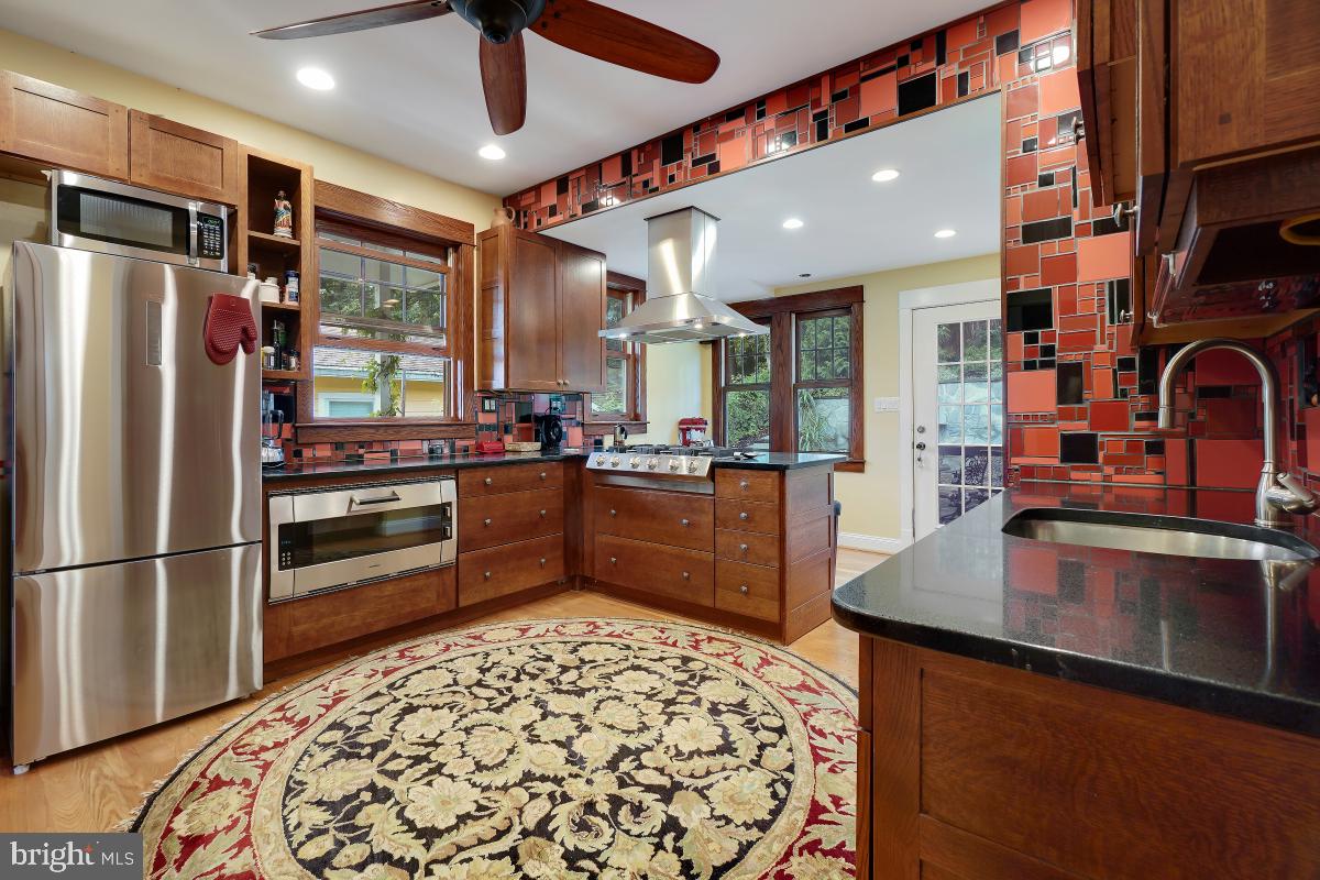 6710 Westmoreland Ave