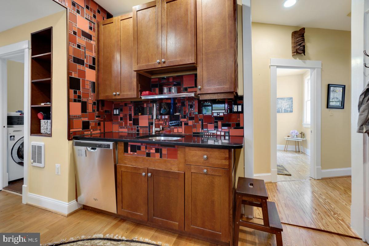 6710 Westmoreland Ave