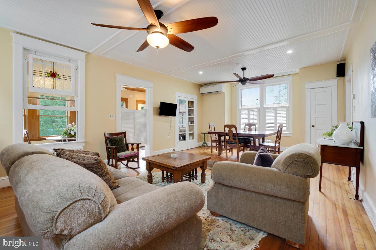 6710 Westmoreland Ave