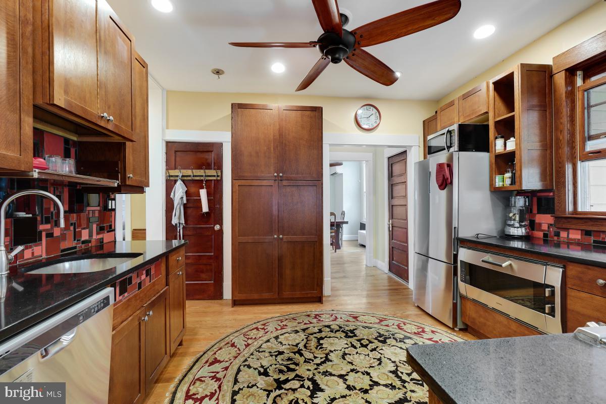 6710 Westmoreland Ave