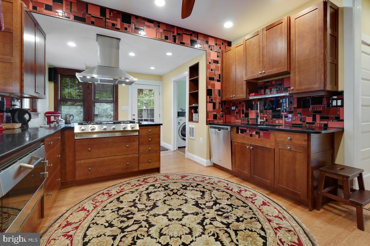 6710 Westmoreland Ave