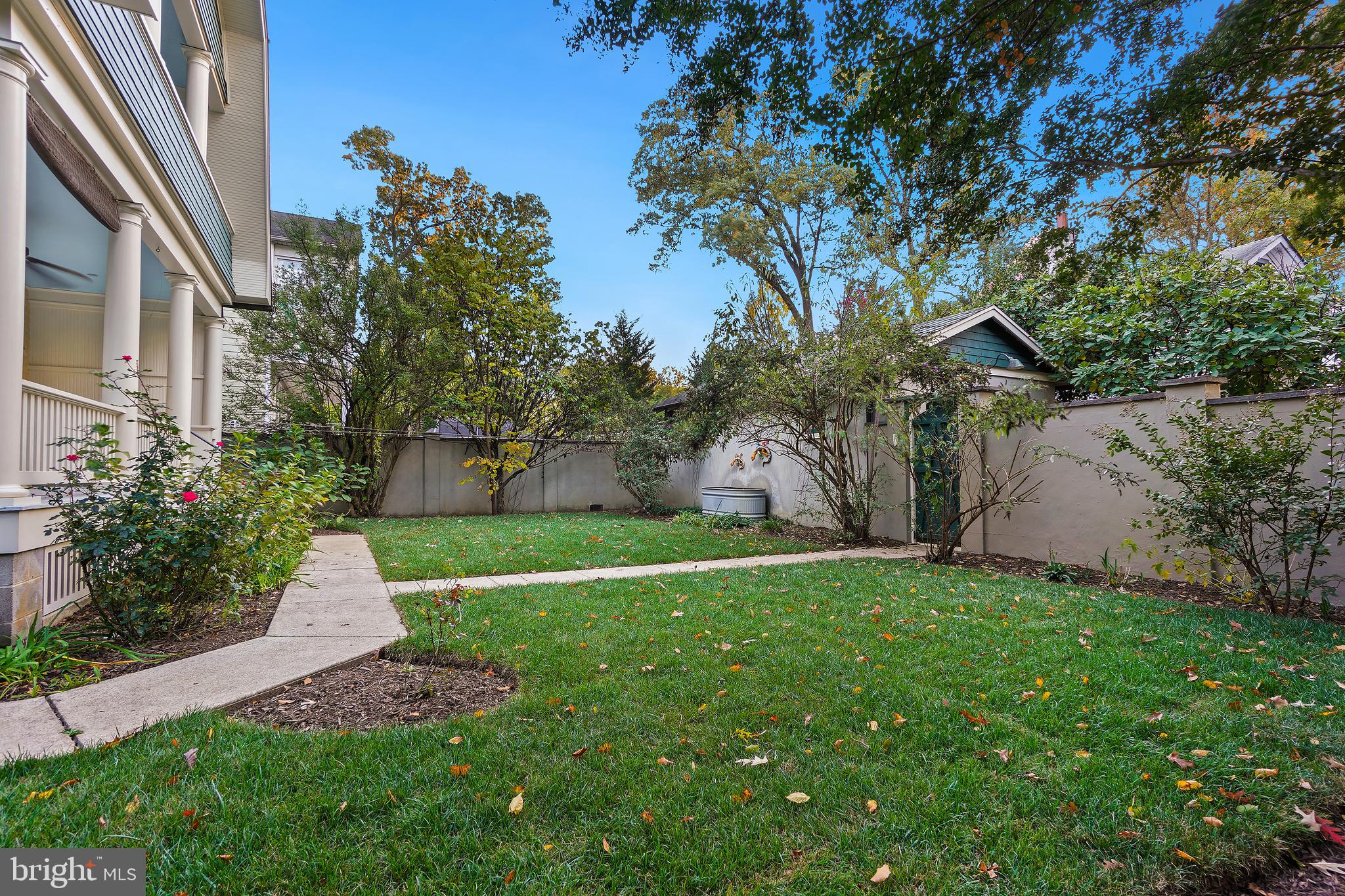 8016 Flower Ave