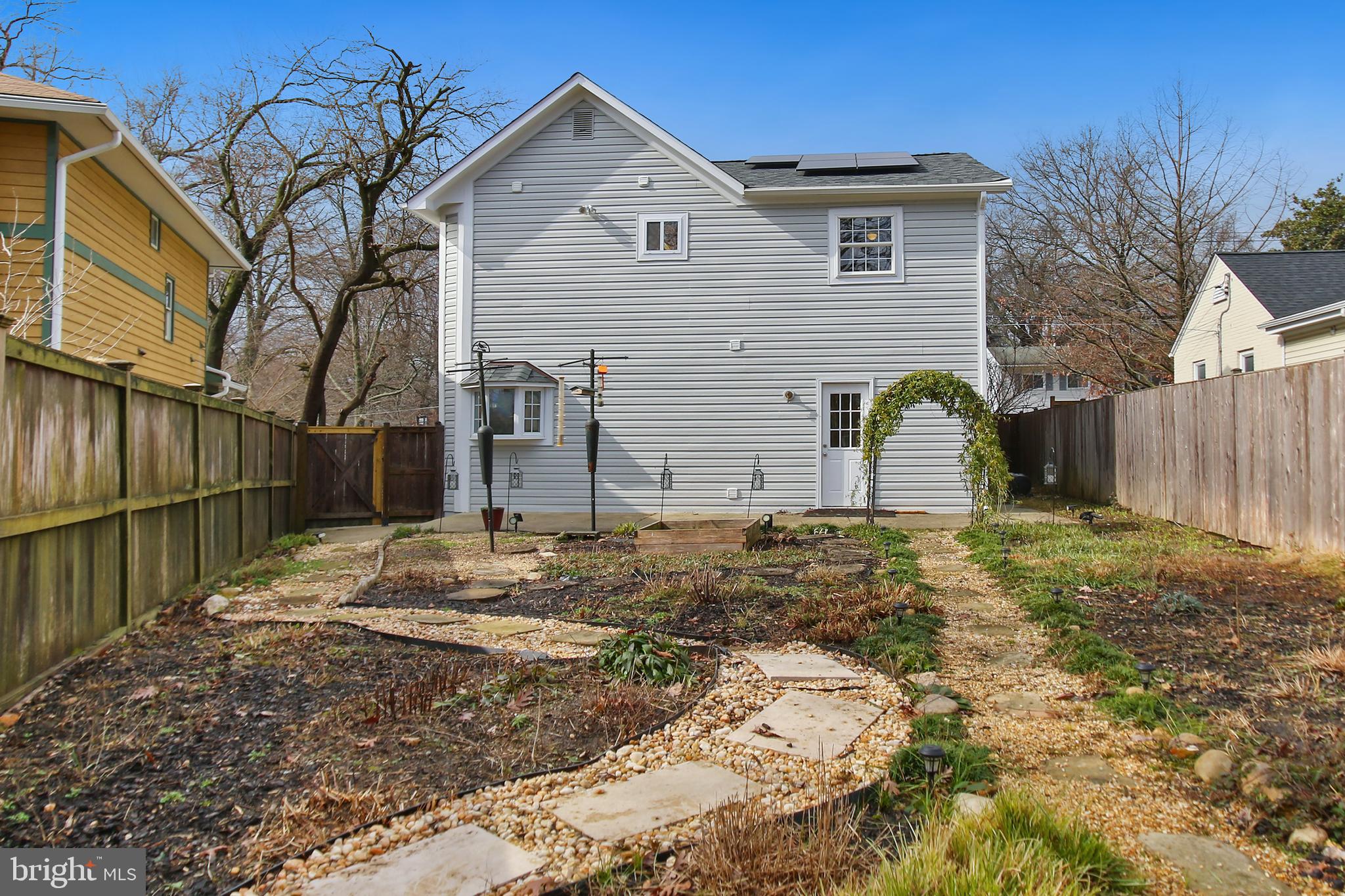 43 Oswego Ave