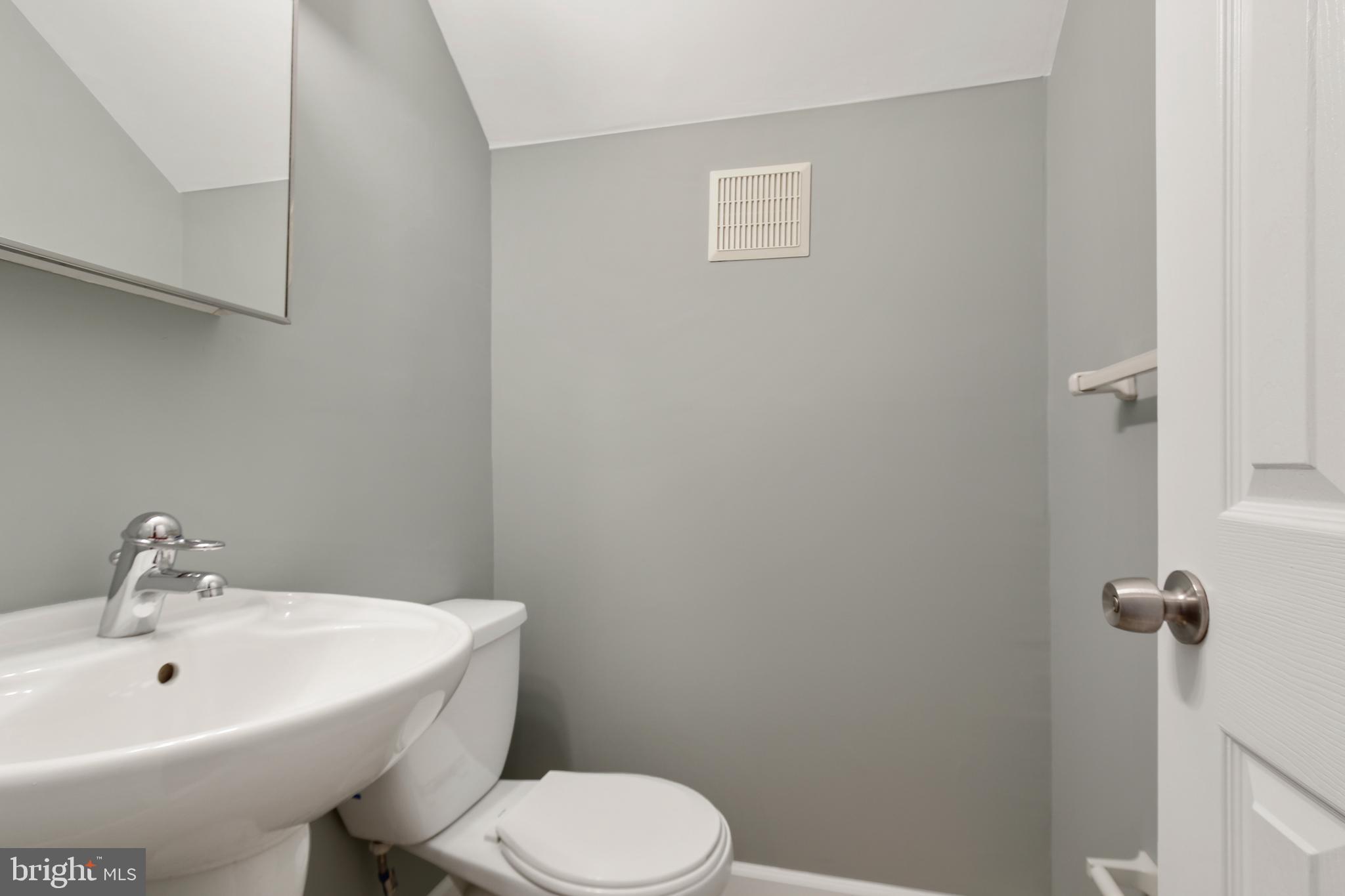43 Oswego Ave