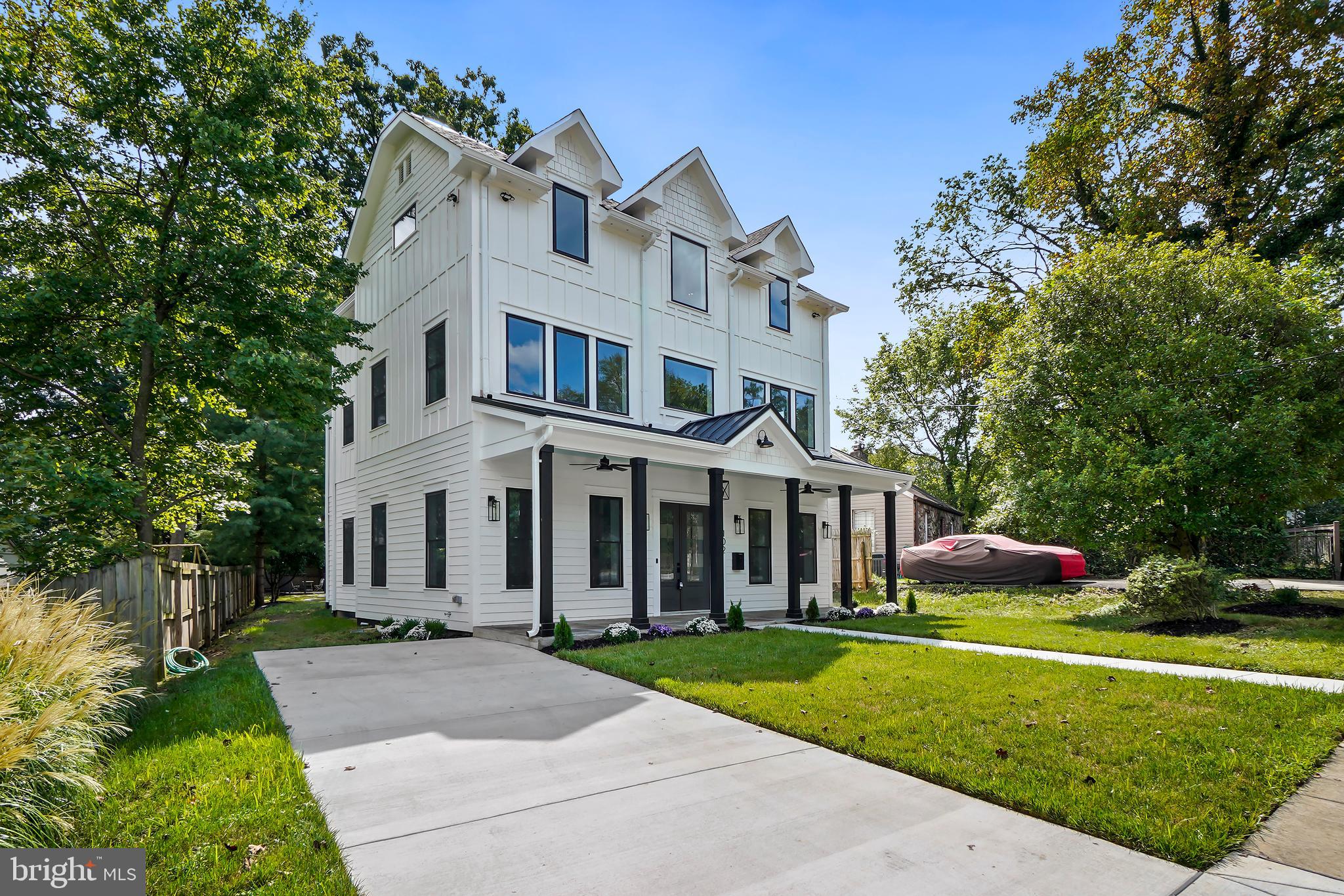 102 Ritchie Ave