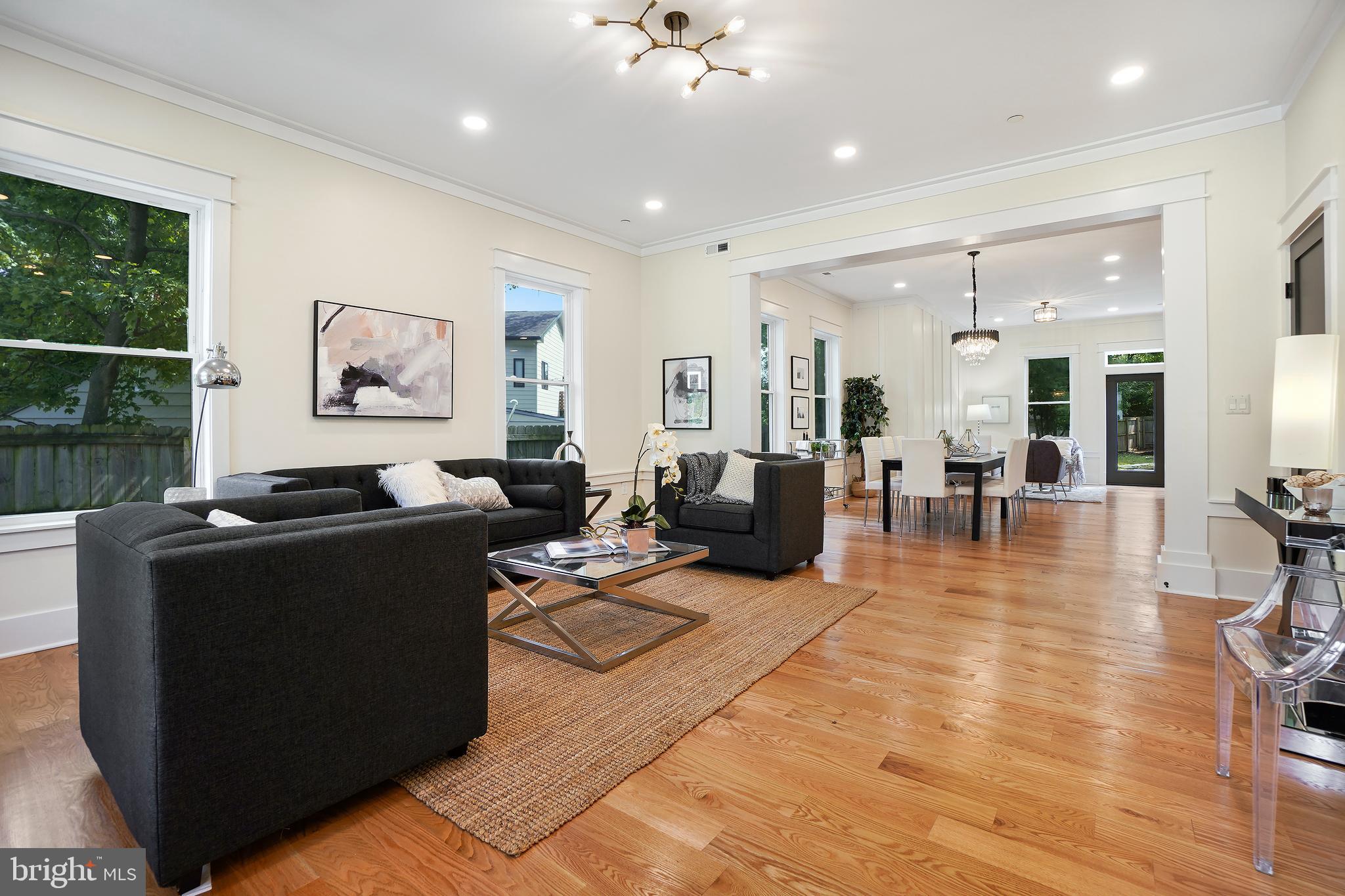 102 Ritchie Ave