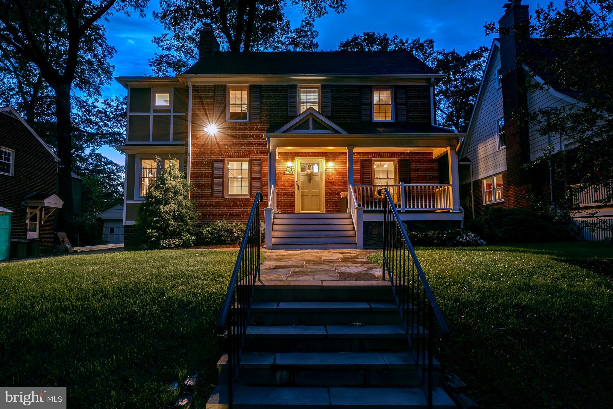 908 Jackson Ave
