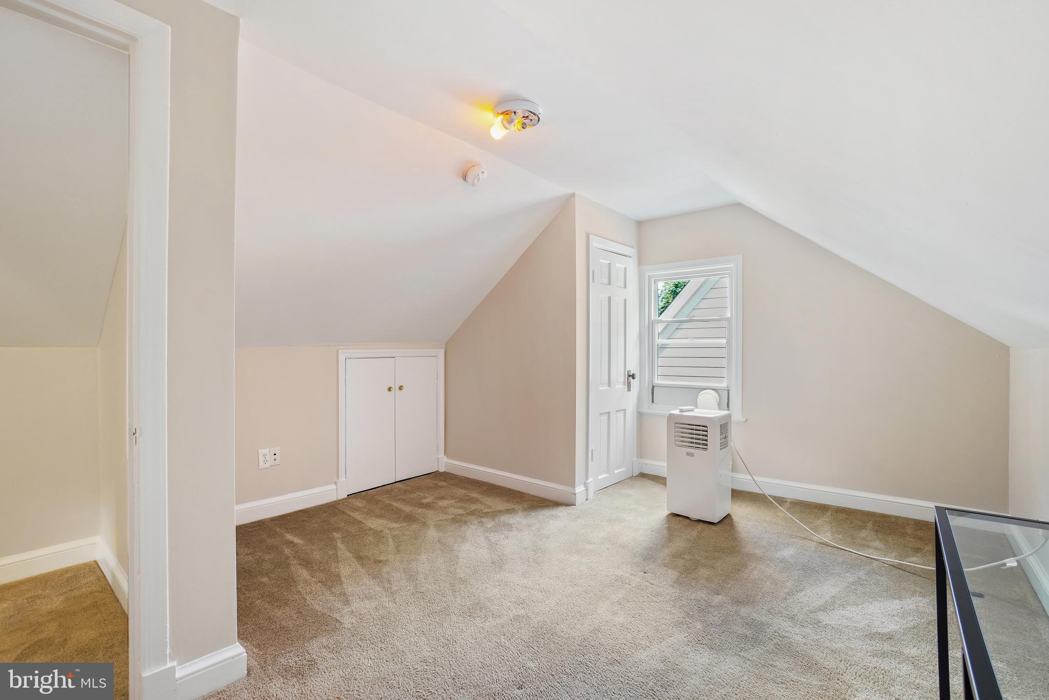 908 Jackson Ave