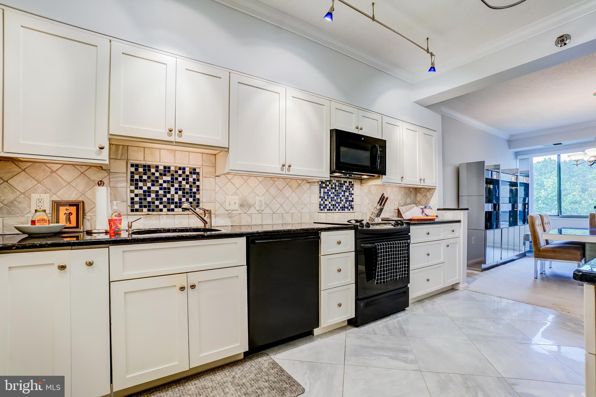 3005 S Leisure World Blvd #817