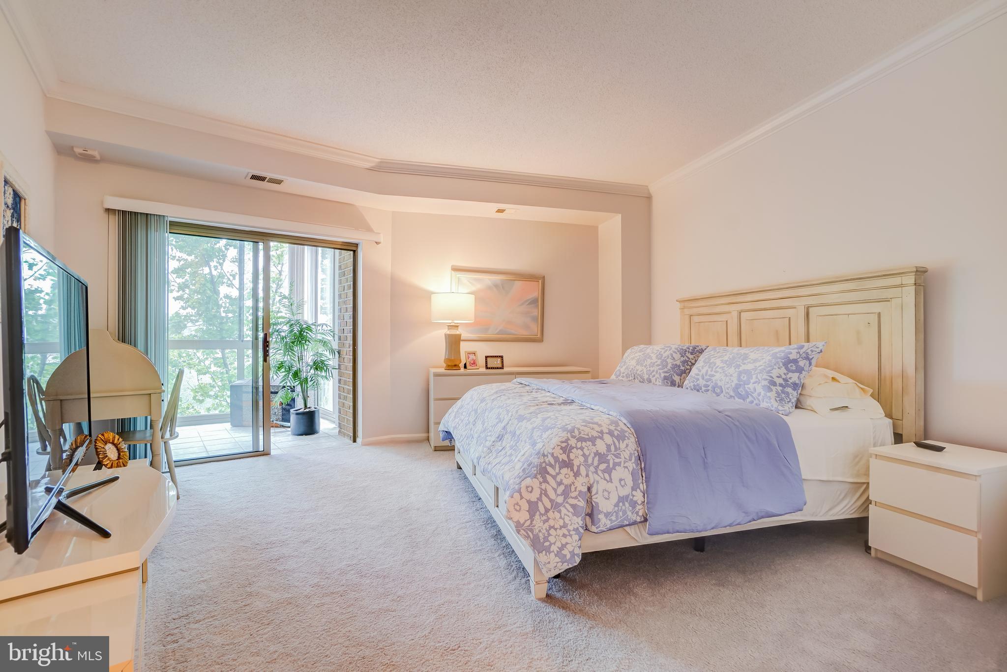 3005 S Leisure World Blvd #817