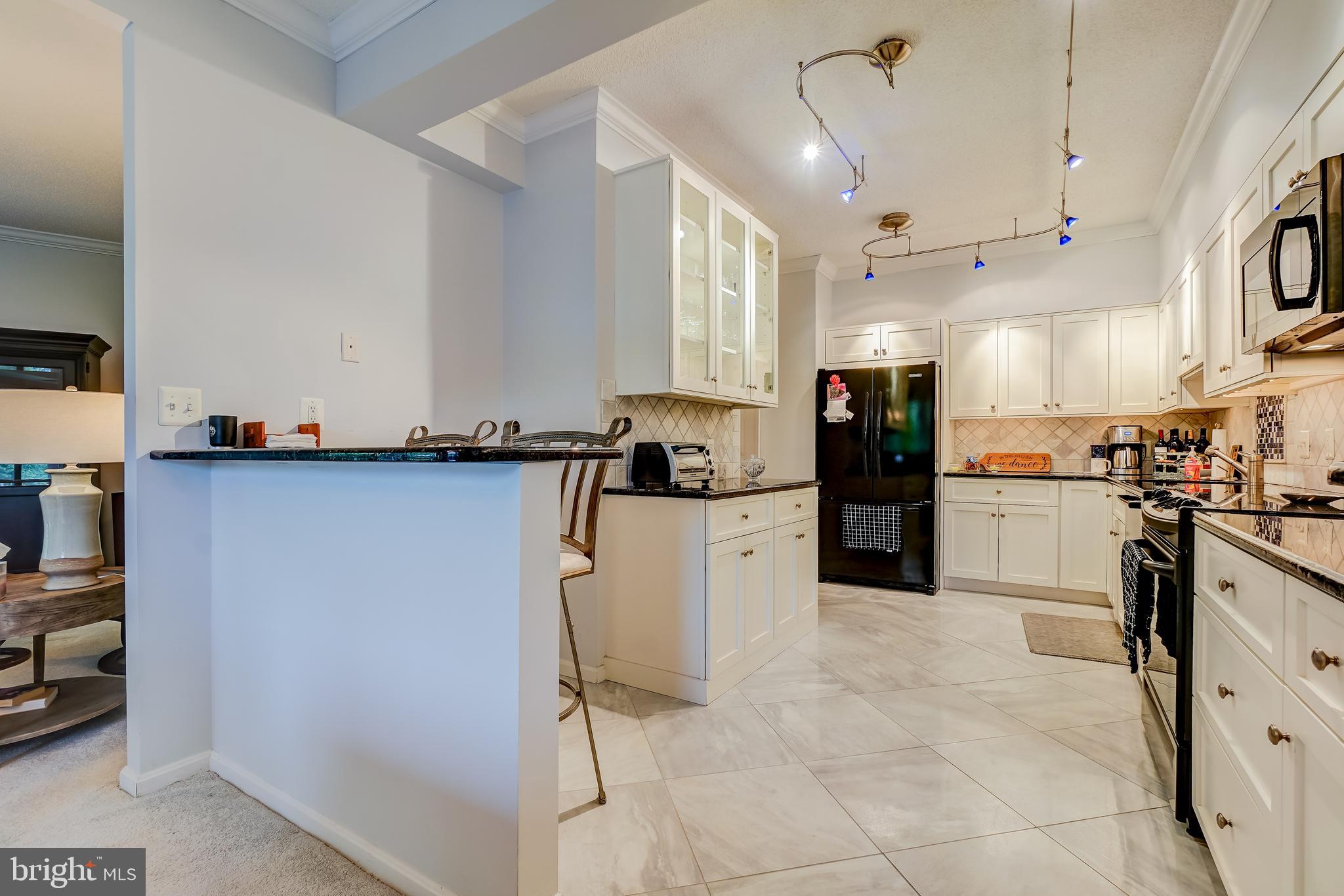 3005 S Leisure World Blvd #817