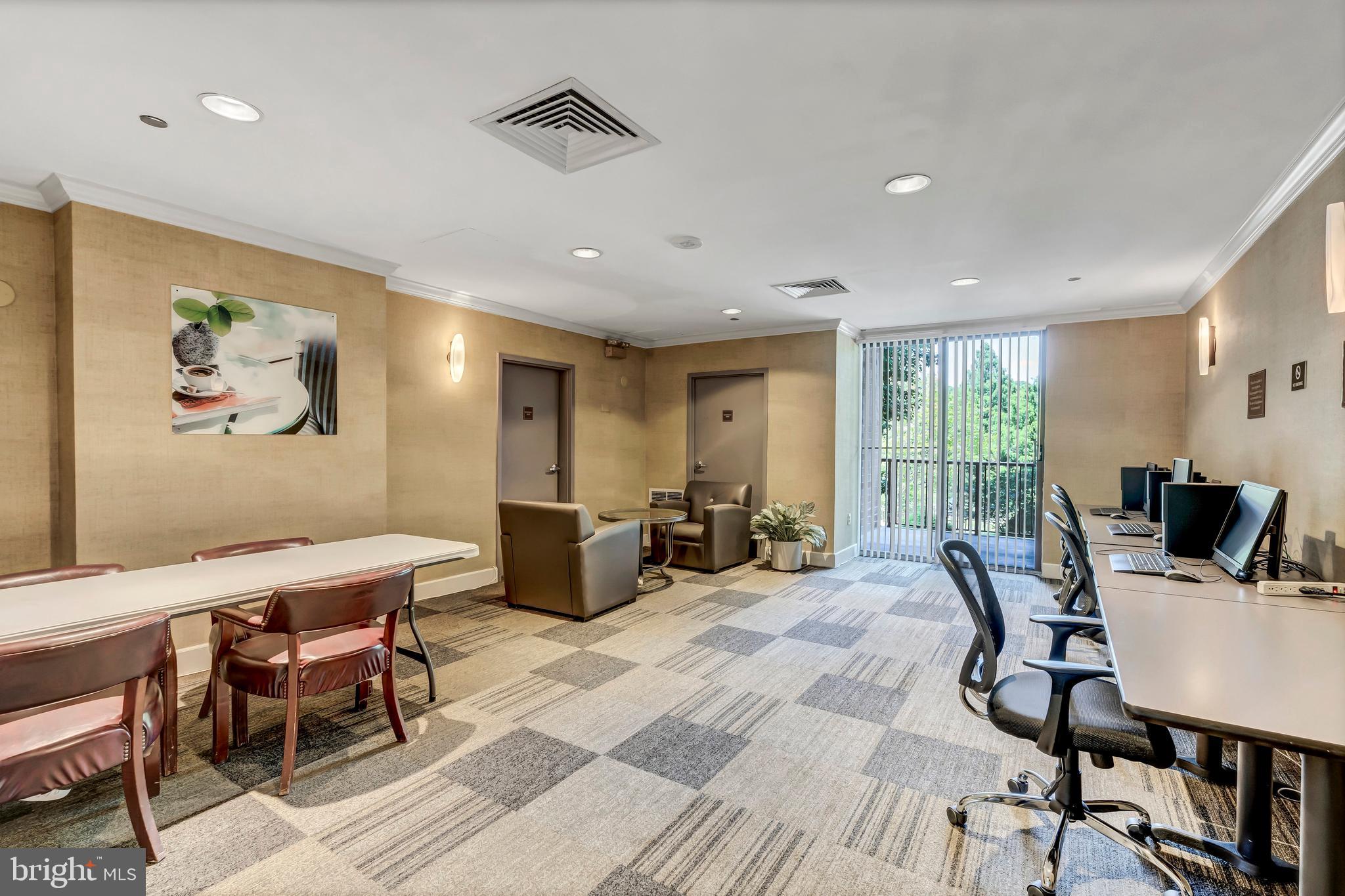 10101 Grosvenor Pl #812