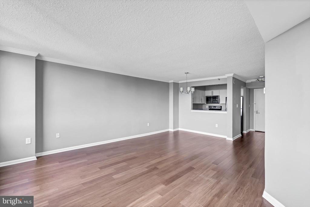 10101 Grosvenor Pl #812