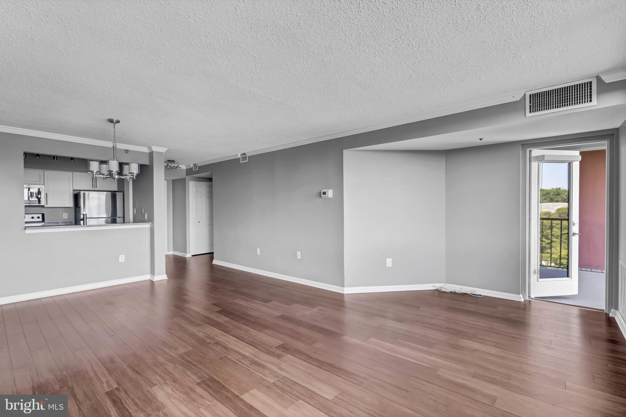 10101 Grosvenor Pl #812