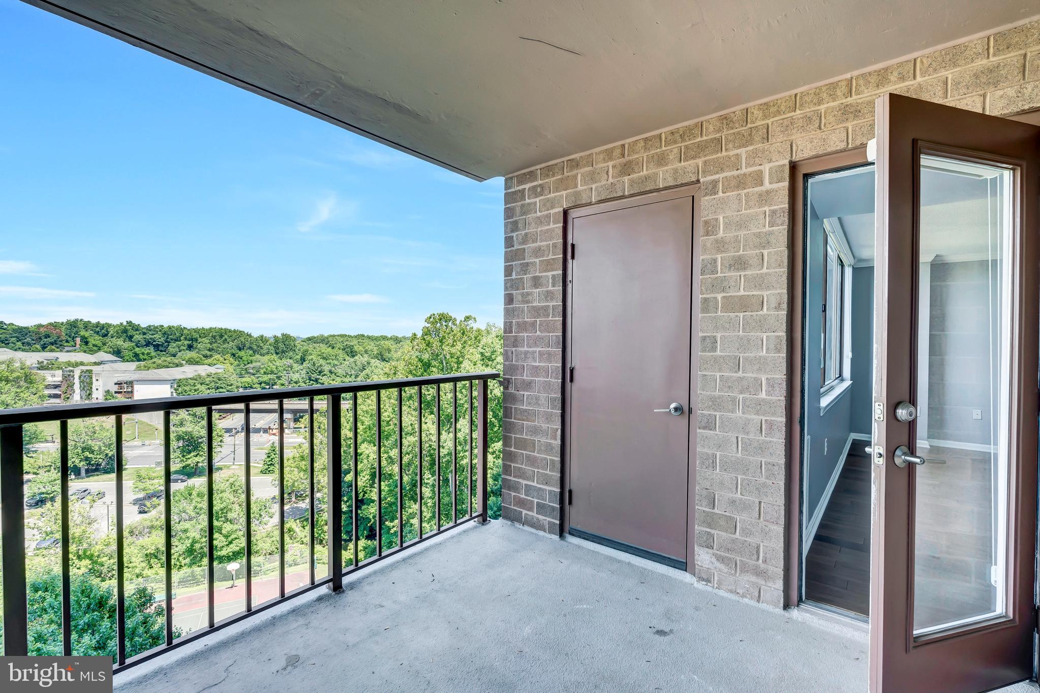 10101 Grosvenor Pl #812