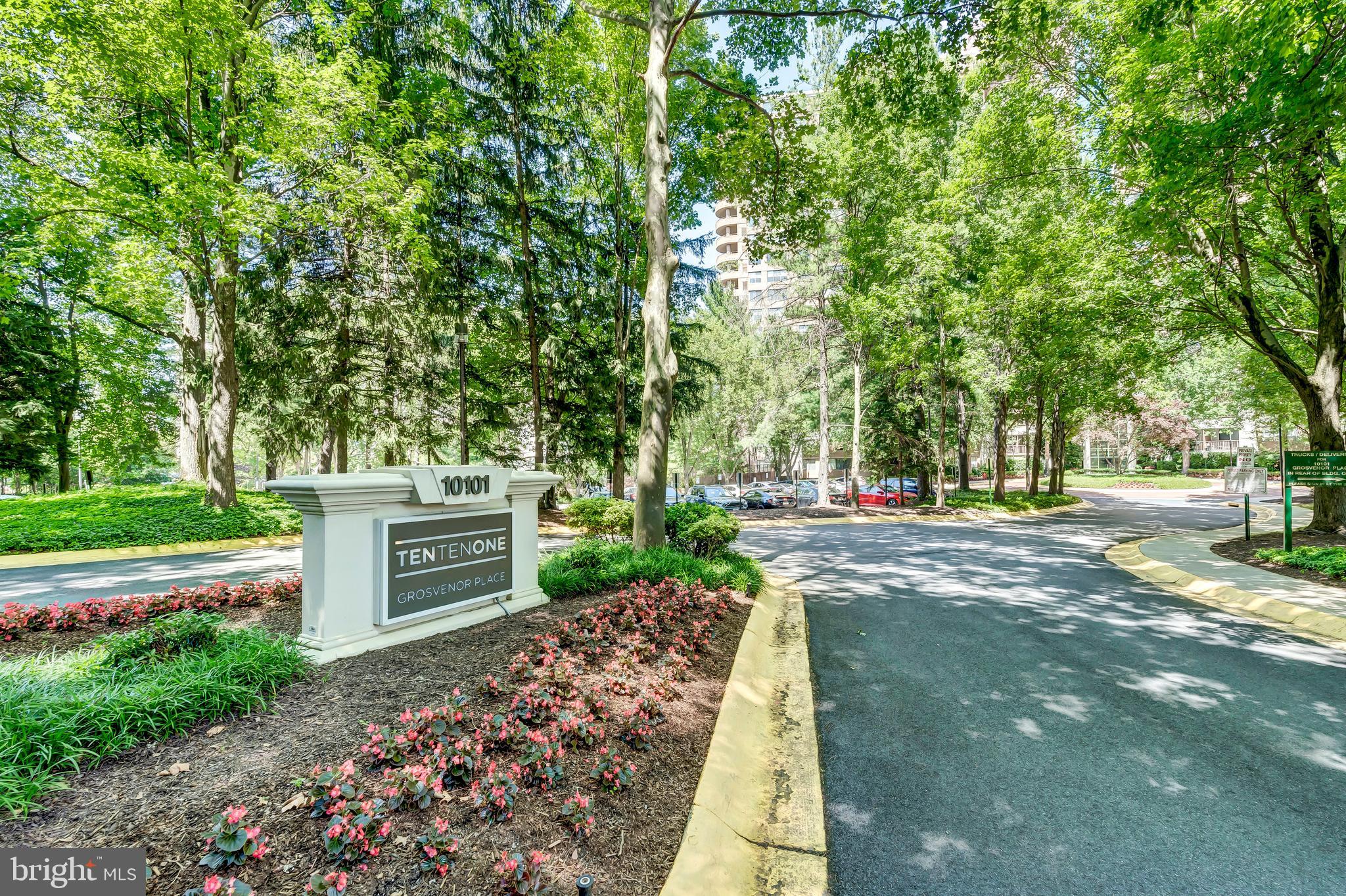 10101 Grosvenor Pl #812