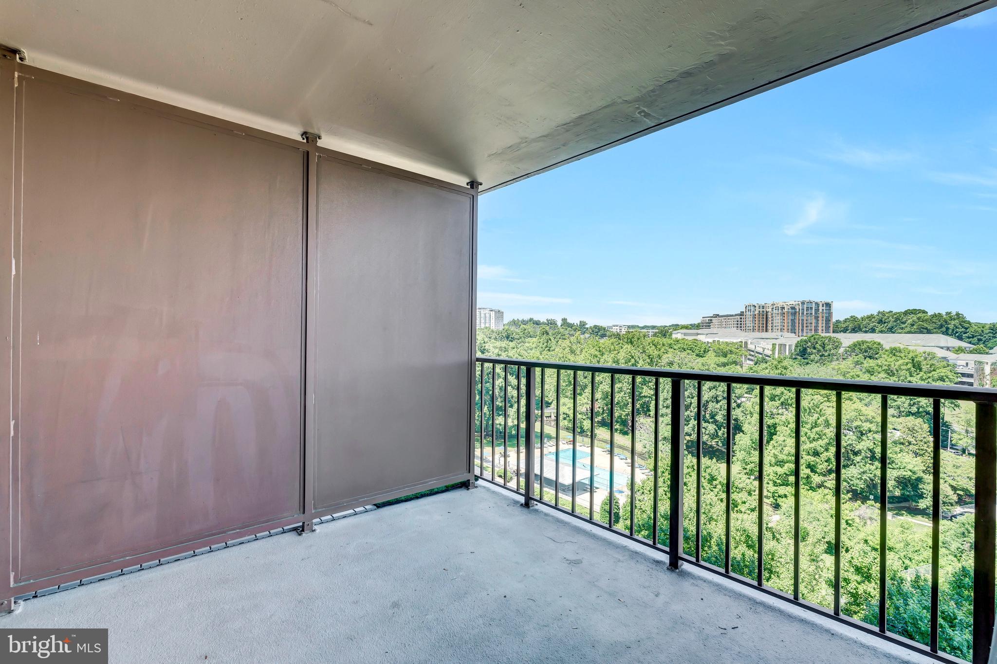 10101 Grosvenor Pl #812