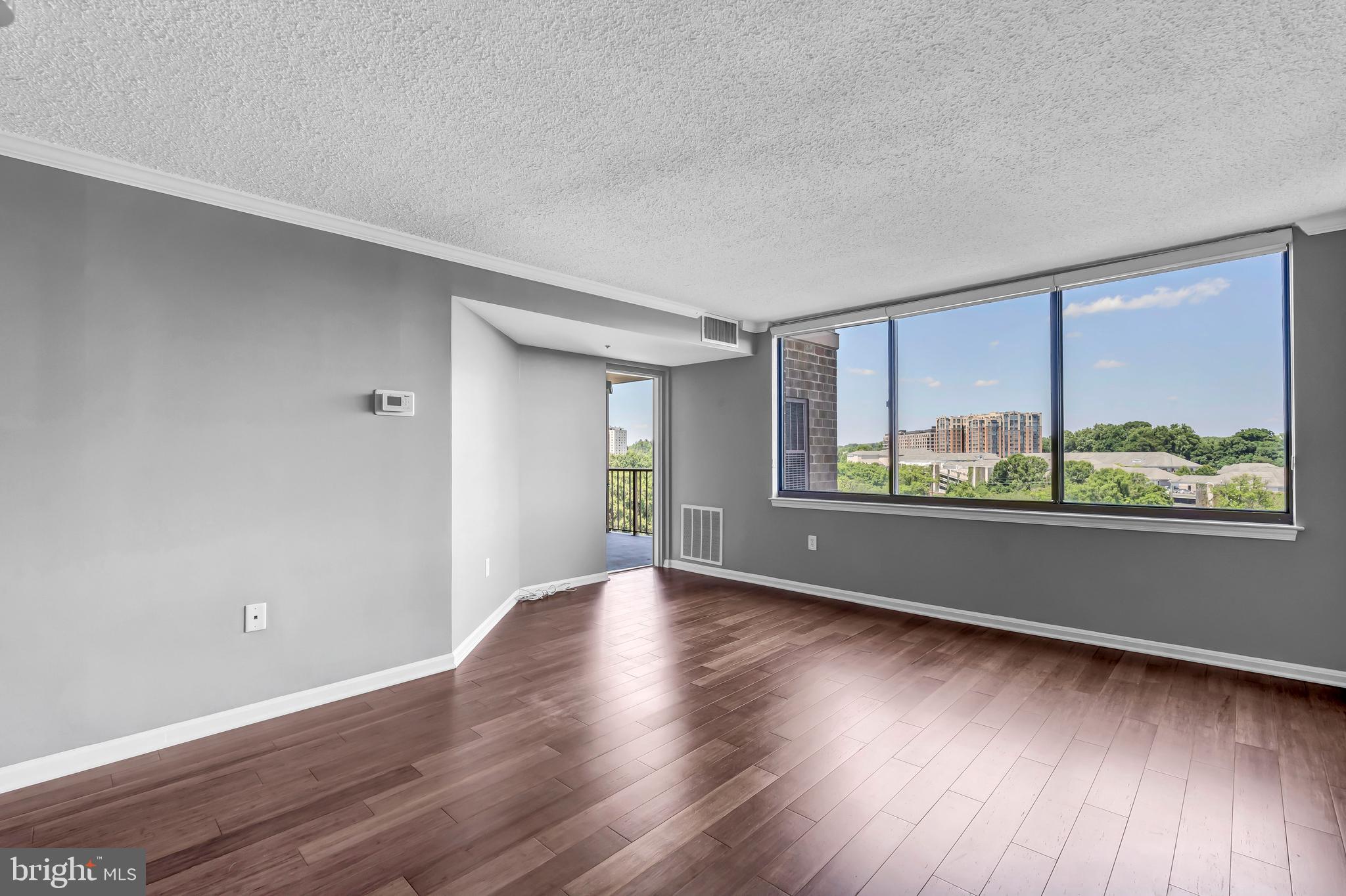 10101 Grosvenor Pl #812