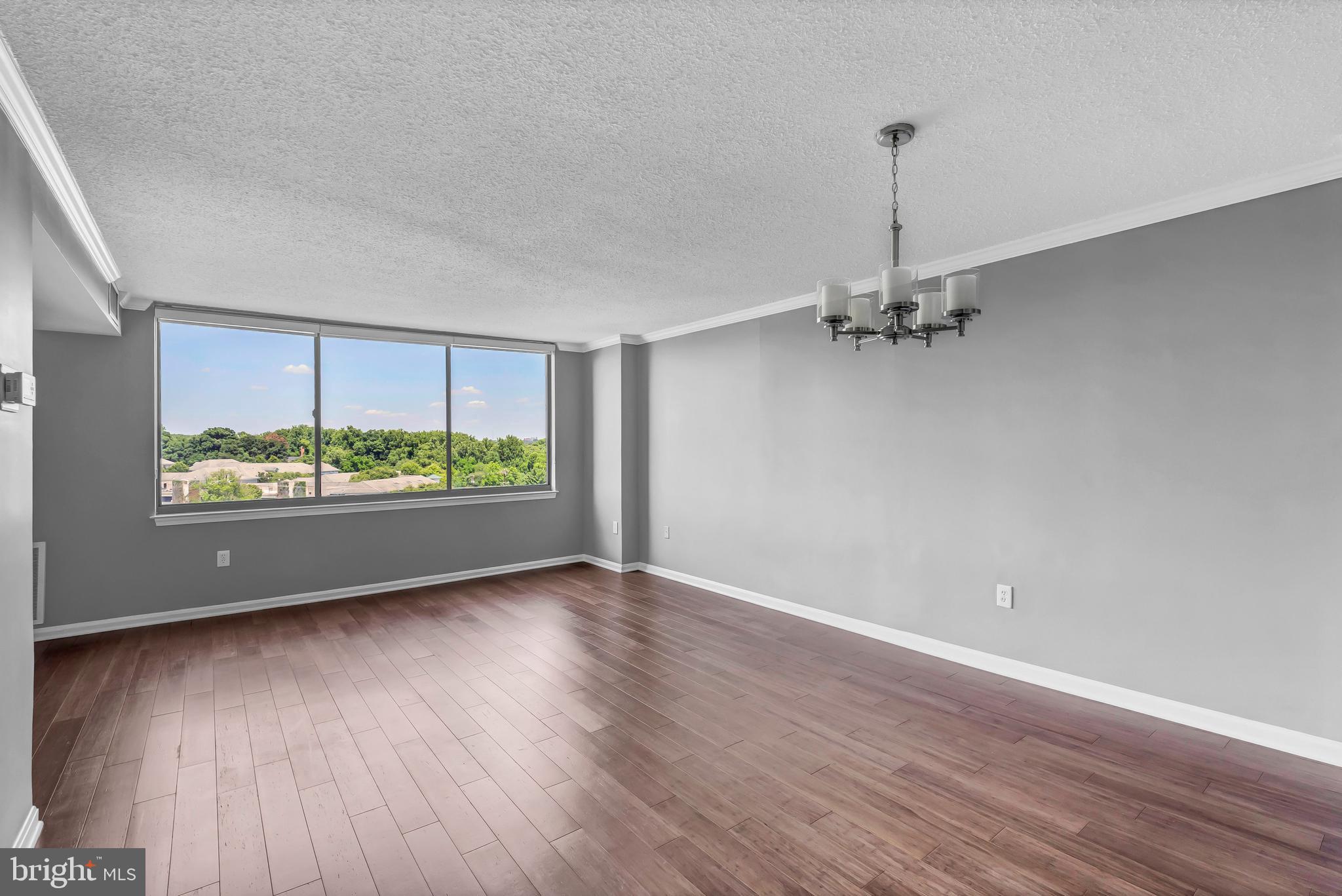 10101 Grosvenor Pl #812