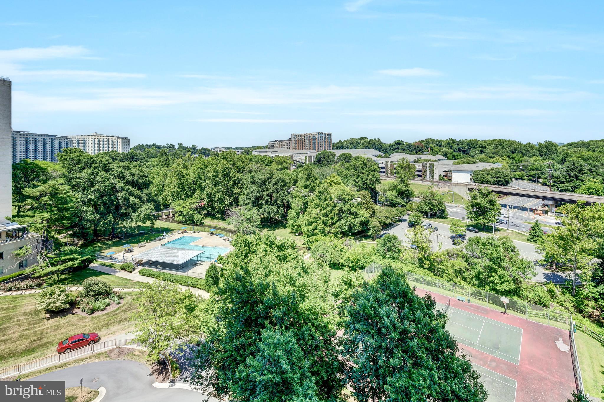 10101 Grosvenor Pl #812