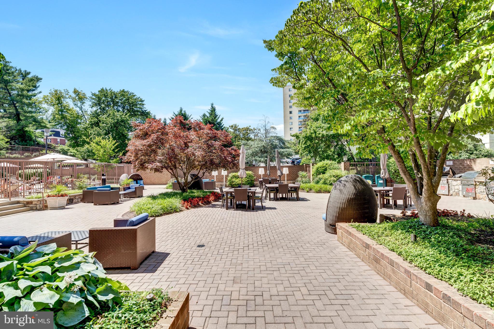 10101 Grosvenor Pl #812