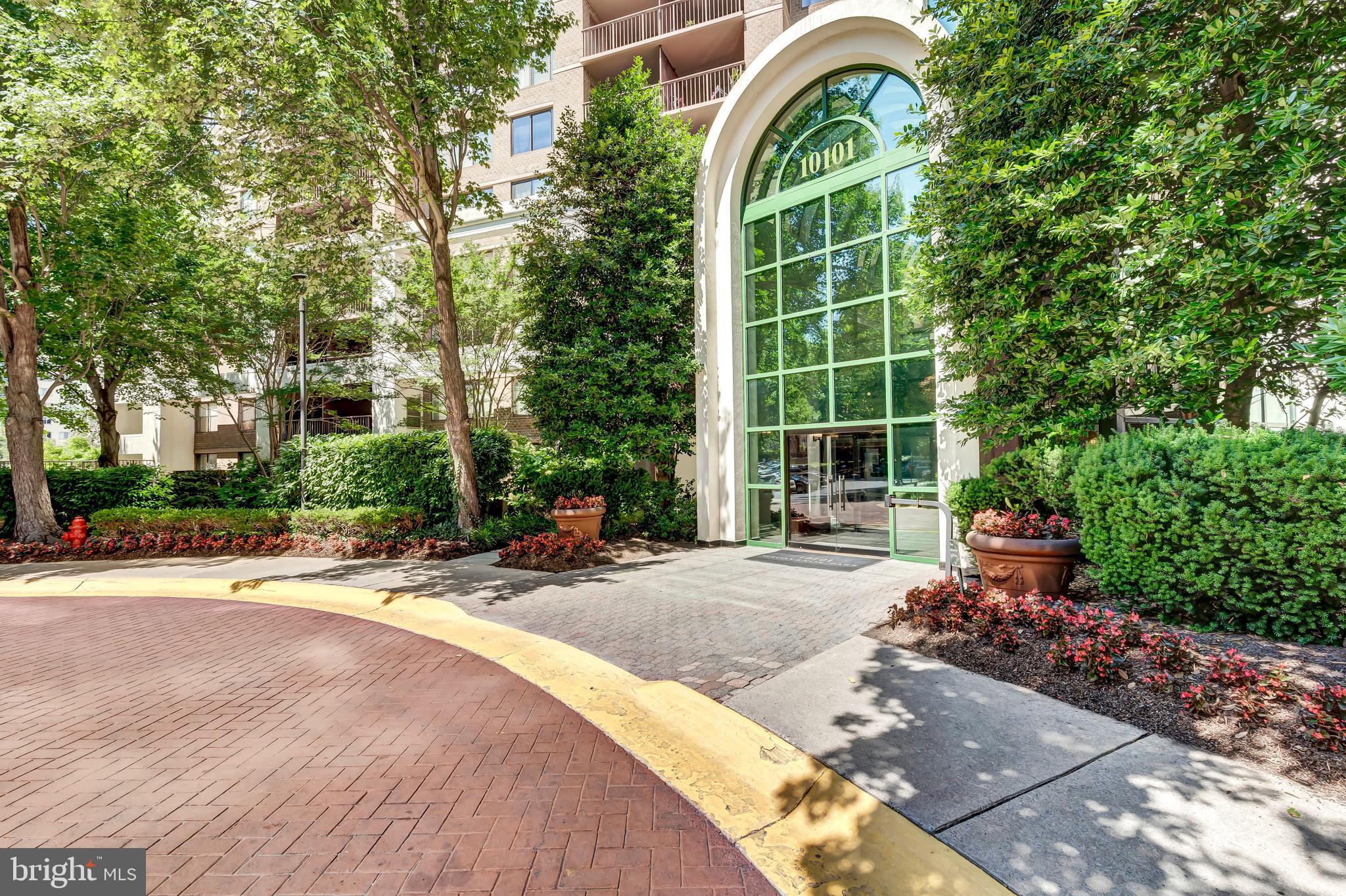 10101 Grosvenor Pl #812