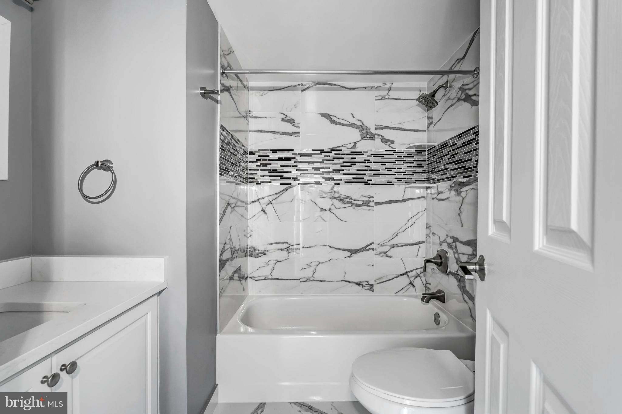 10101 Grosvenor Pl #812