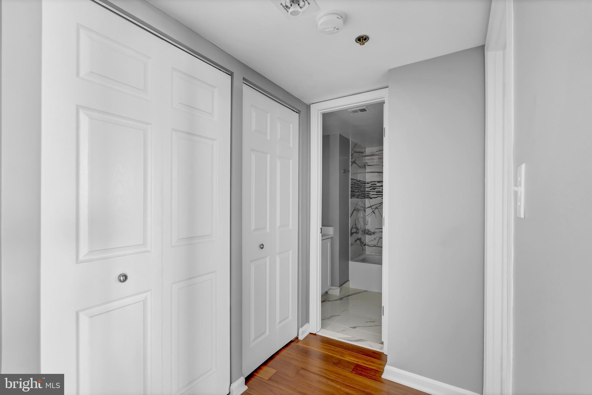 10101 Grosvenor Pl #812