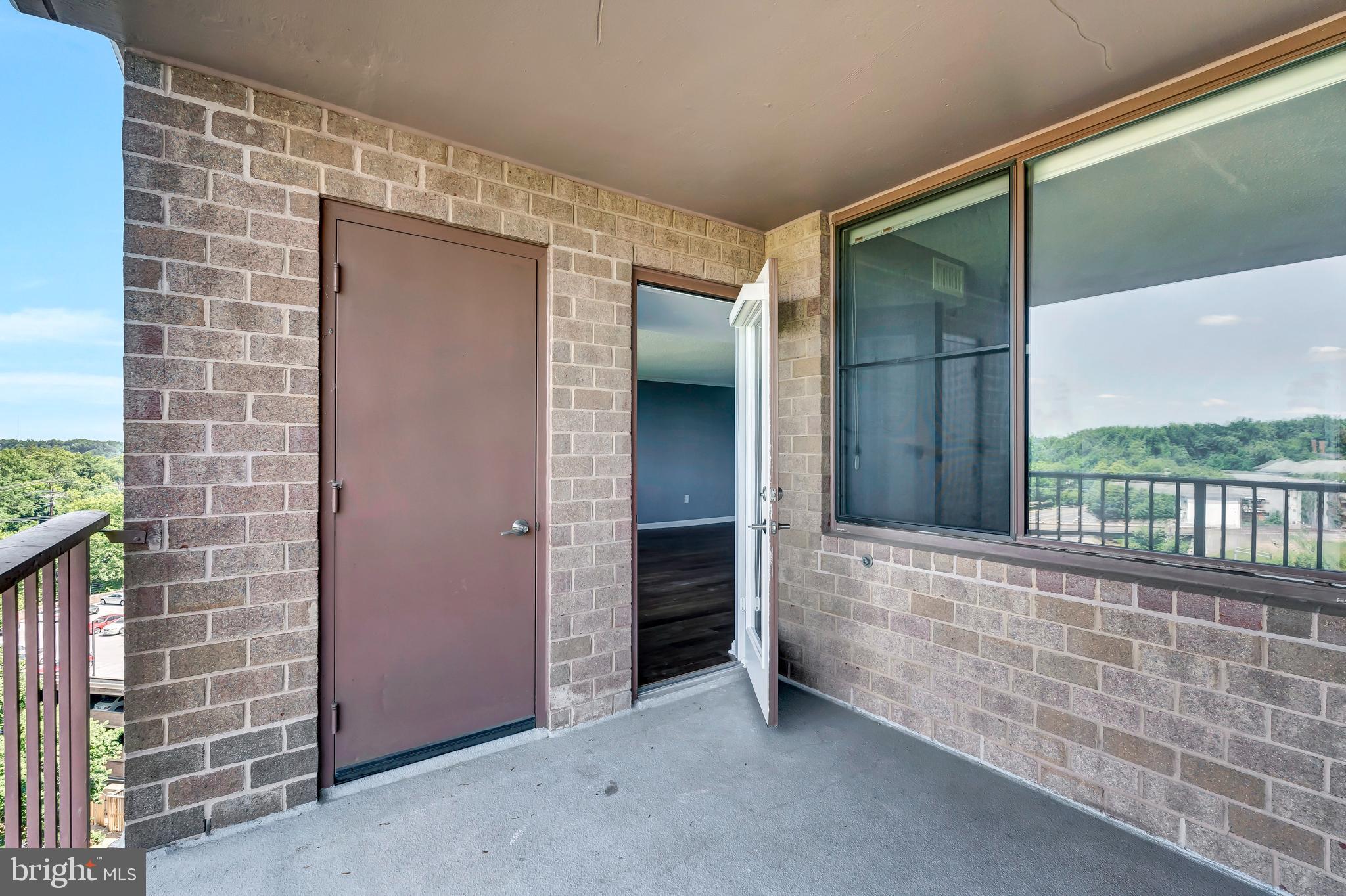 10101 Grosvenor Pl #812