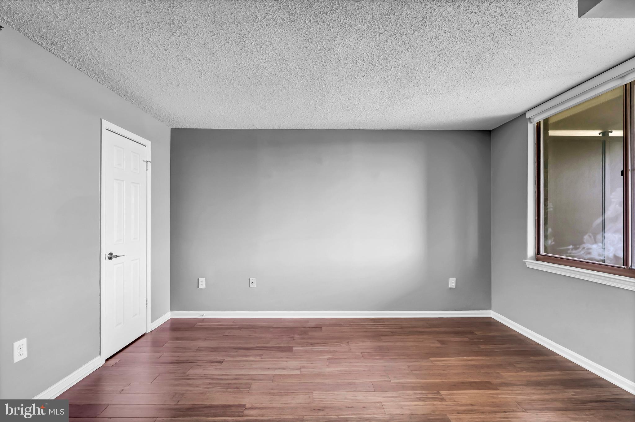 10101 Grosvenor Pl #812