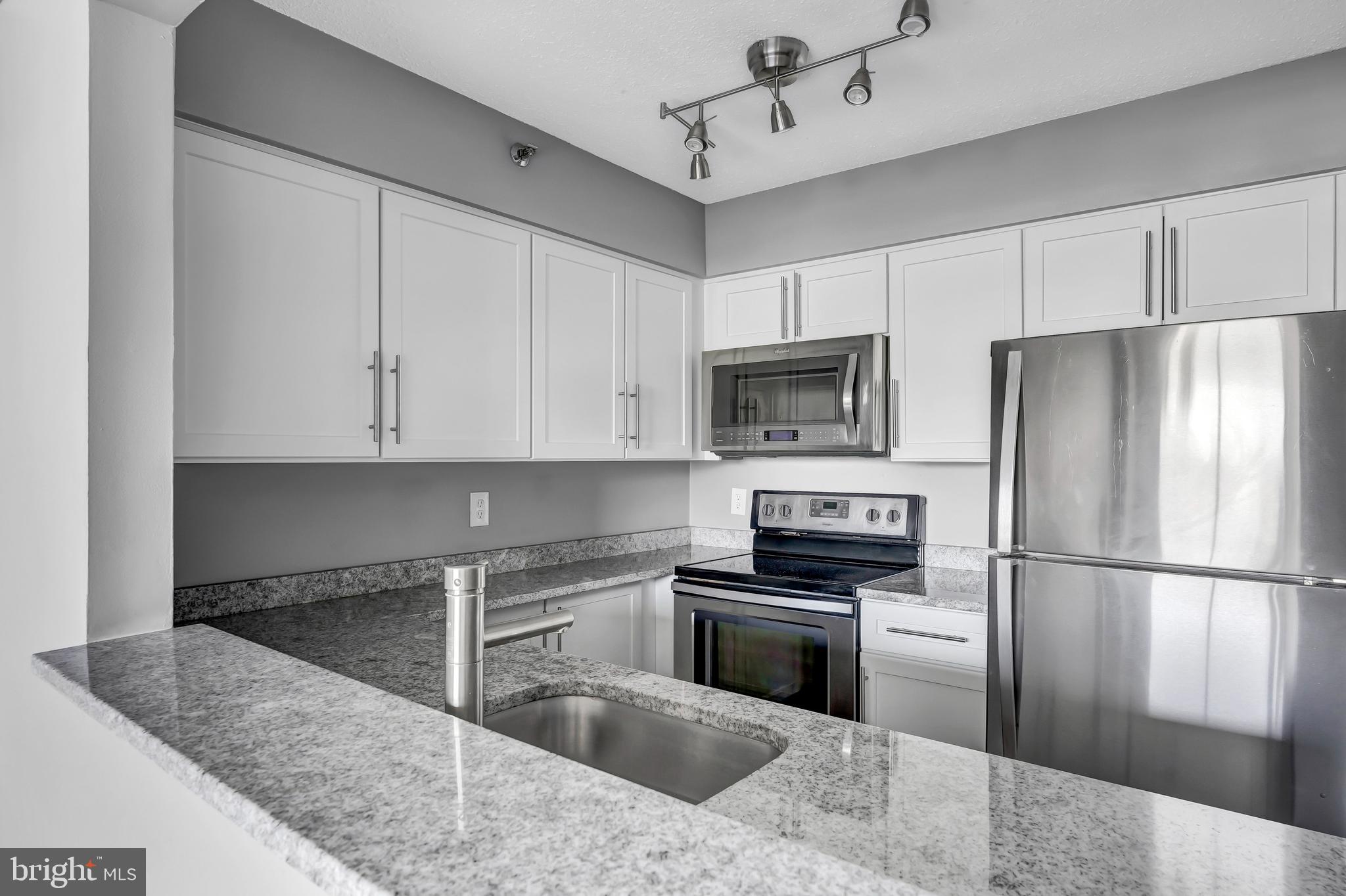 10101 Grosvenor Pl #812