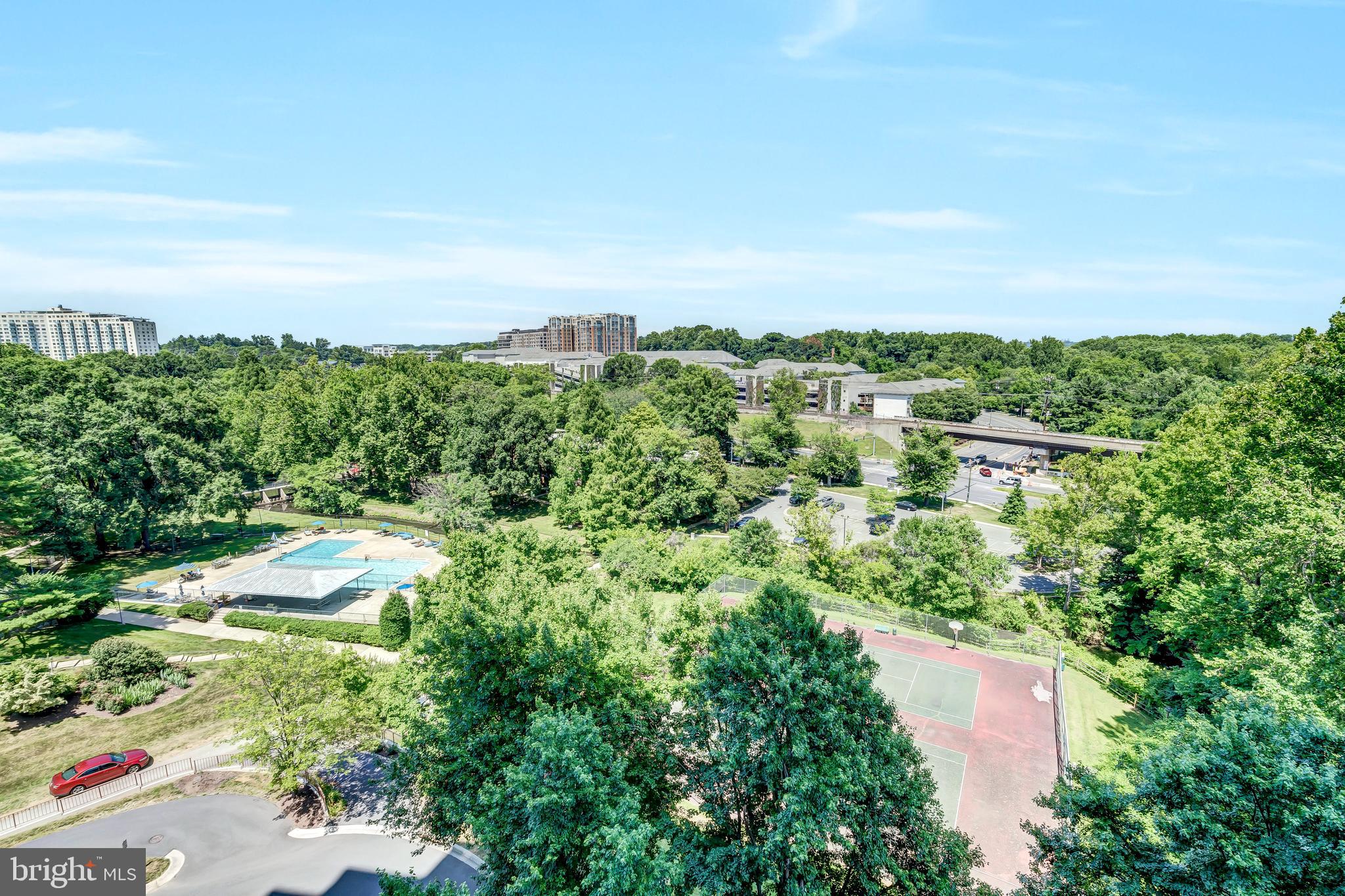 10101 Grosvenor Pl #812