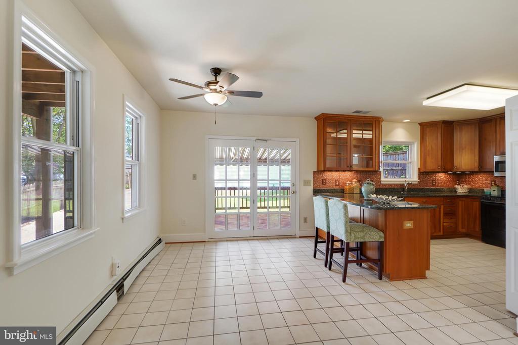 2215 Salisbury Rd
