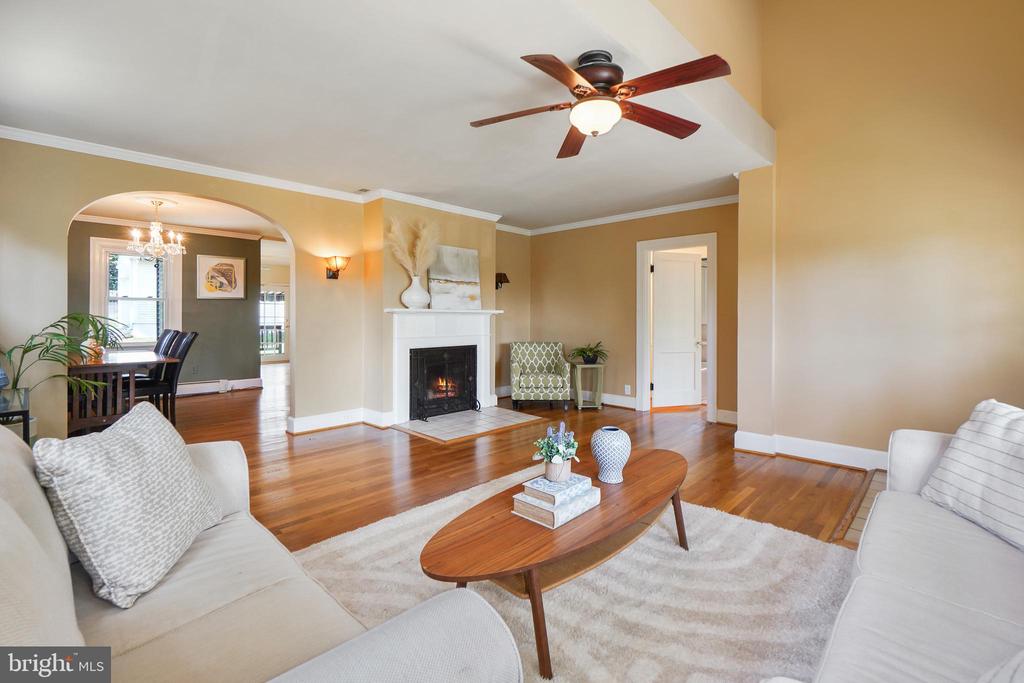 2215 Salisbury Rd