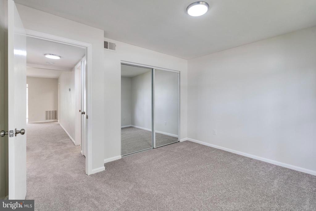 6 Normandy Square Ct #2cb