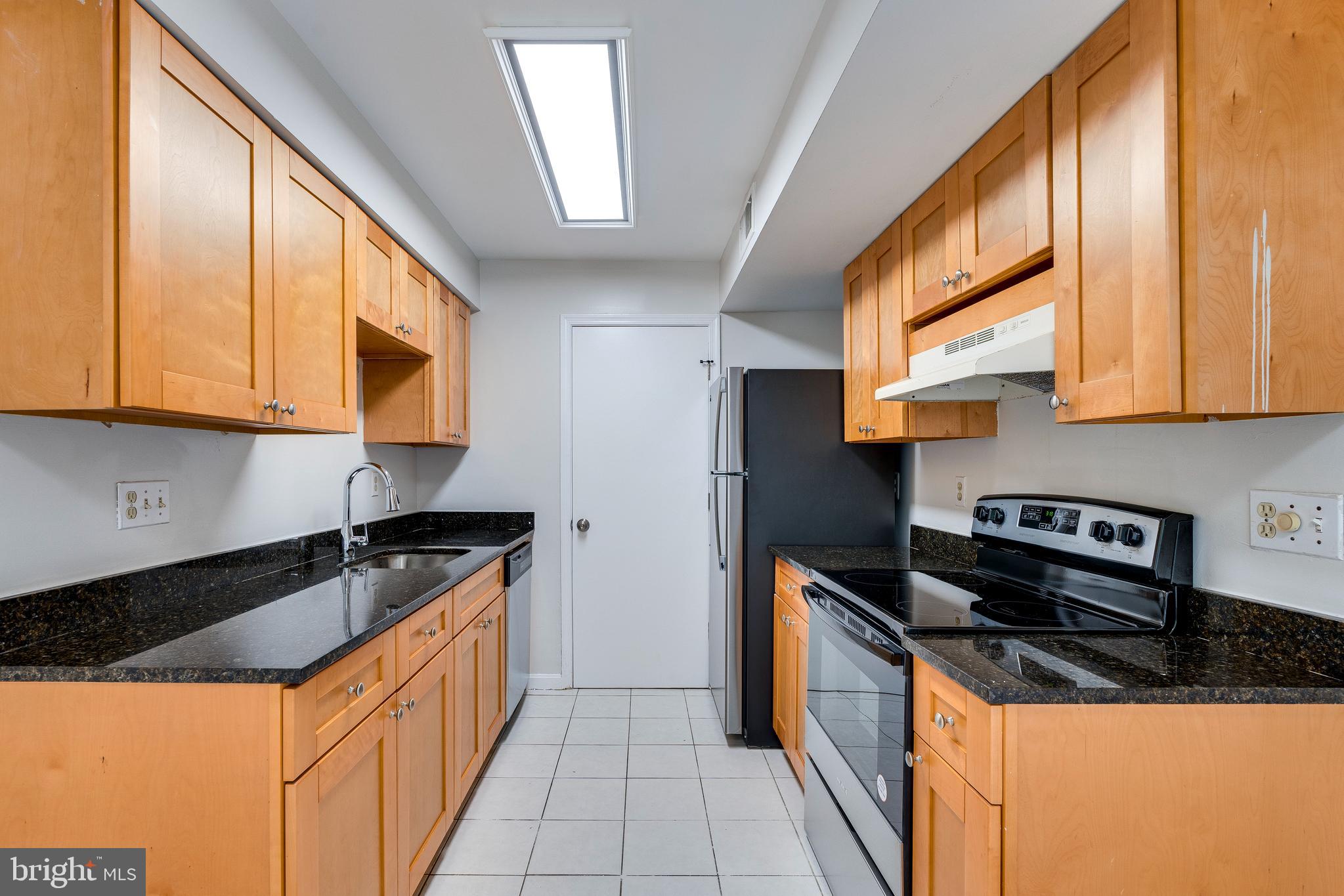 6 Normandy Square Ct #2cb