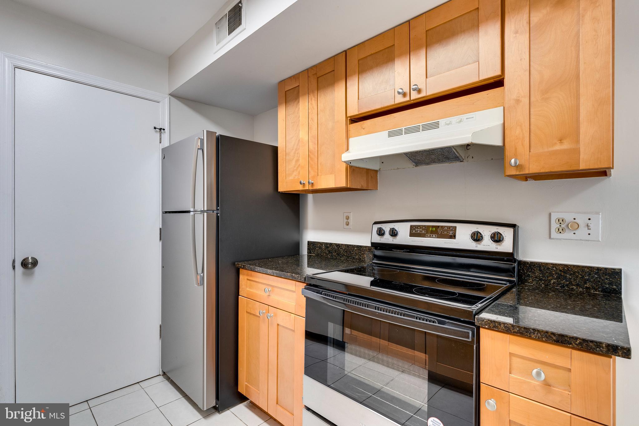 6 Normandy Square Ct #2cb