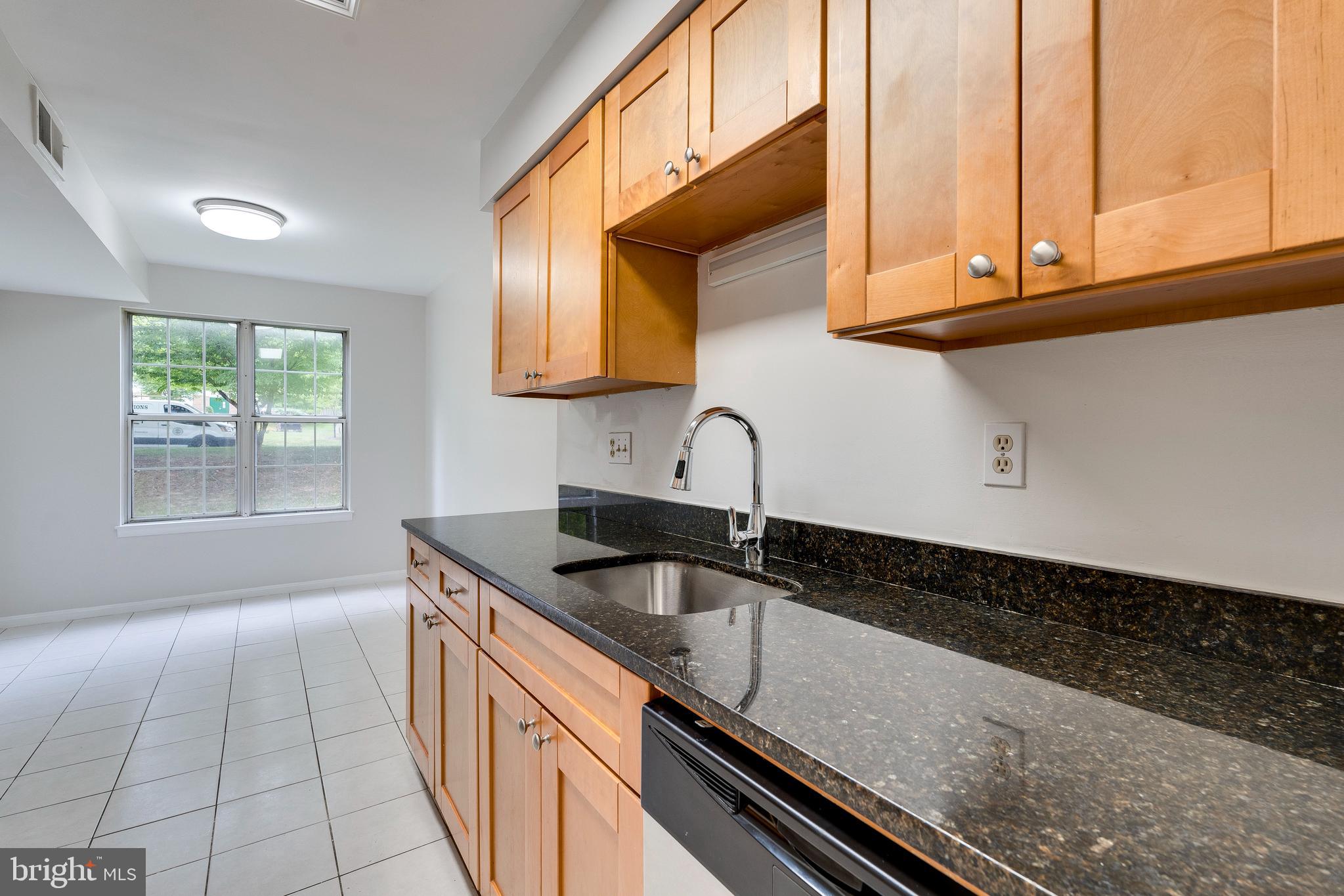 6 Normandy Square Ct #2cb