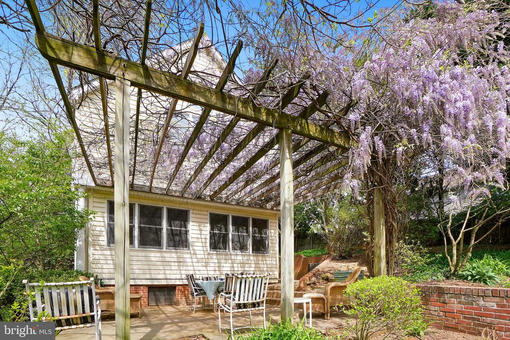 4 Park Valley Rd