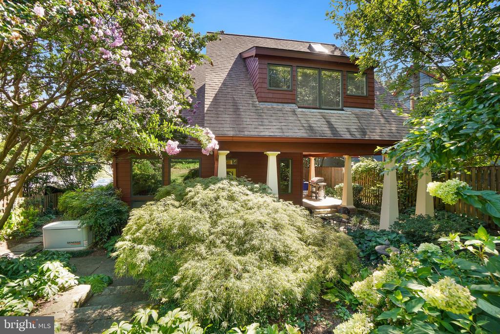 6 Montgomery Ave