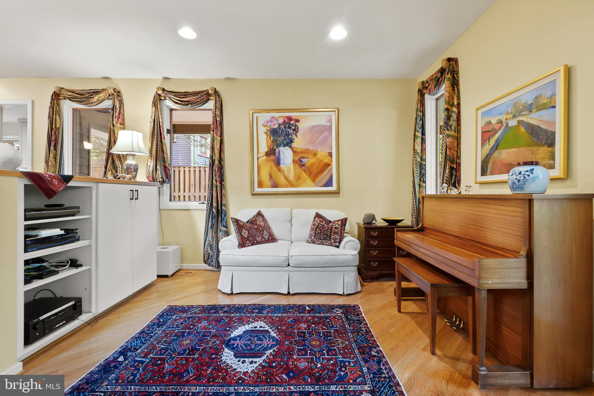 6 Montgomery Ave
